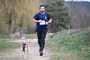 35 participants pour le premier canicross à Bas-en-Basset