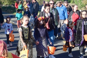 Retournac : 200 enfants au défilé costumé pour Halloween