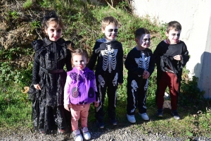 Retournac : 200 enfants au défilé costumé pour Halloween