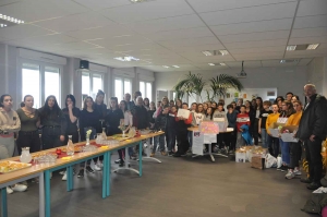 Yssingeaux : 356 produits d&#039;hygiène collectés au collège Jean-Monnet pour les Restos du coeur