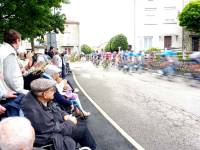 Sainte-Sigolène : les résidents de la maison de retraite encouragent les cyclistes