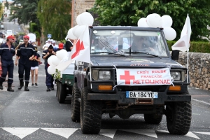 Retournac : les métiers incarnés à travers le corso de la Saint-Jean (vidéo)