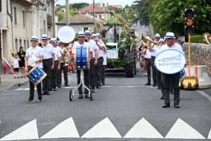 Retournac : les métiers incarnés à travers le corso de la Saint-Jean (vidéo)