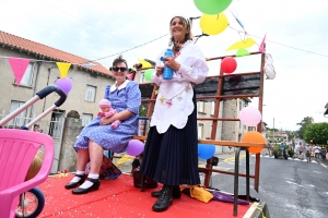 Retournac : les métiers incarnés à travers le corso de la Saint-Jean (vidéo)