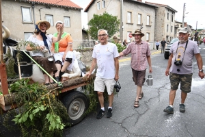 Retournac : les métiers incarnés à travers le corso de la Saint-Jean (vidéo)