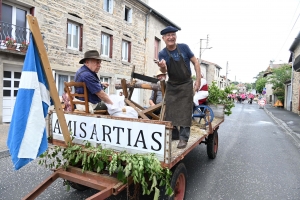 Retournac : les métiers incarnés à travers le corso de la Saint-Jean (vidéo)