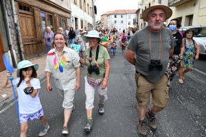 Retournac : les métiers incarnés à travers le corso de la Saint-Jean (vidéo)