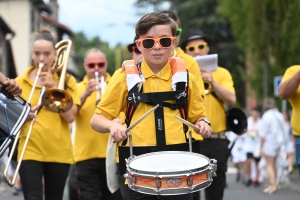 Retournac : les métiers incarnés à travers le corso de la Saint-Jean (vidéo)