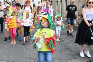 Retournac : les métiers incarnés à travers le corso de la Saint-Jean (vidéo)