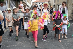 Retournac : les métiers incarnés à travers le corso de la Saint-Jean (vidéo)