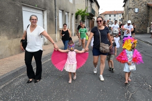 Retournac : les métiers incarnés à travers le corso de la Saint-Jean (vidéo)