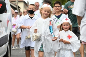 Retournac : les métiers incarnés à travers le corso de la Saint-Jean (vidéo)