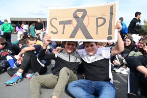 Attaque d&#039;Arras : un recueillement solennel dans les collèges et les lycées de Haute-Loire