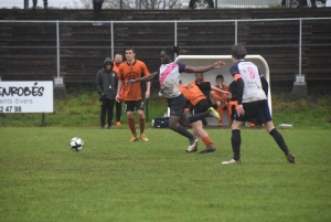 Foot, D1 : la montée sans fête pour La Séauve battue par Bains/Saint-Christophe