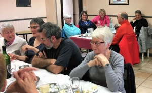 Moment de convivialité au club de randonnée monistrolien