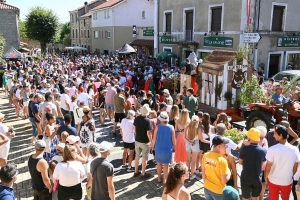 Lapte : chaude ambiance sur la fête d&#039;été de Lapte (vidéo)