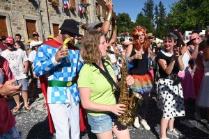 Lapte : chaude ambiance sur la fête d&#039;été de Lapte (vidéo)