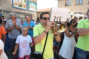 Lapte : chaude ambiance sur la fête d&#039;été de Lapte (vidéo)