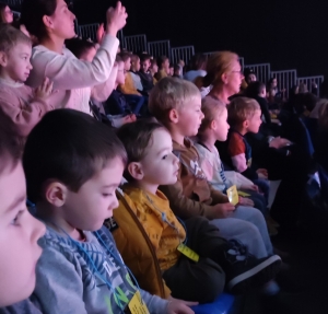 Saint-Maurice-de-Lignon : les élèves de l&#039;école publique au spectacle de Val Grangent