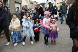 Bas-en-Basset à l&#039;heure du Carnaval des enfants