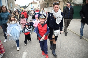 Bas-en-Basset à l&#039;heure du Carnaval des enfants