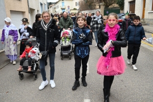 Bas-en-Basset à l&#039;heure du Carnaval des enfants