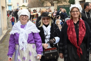 Bas-en-Basset à l&#039;heure du Carnaval des enfants