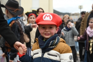 Bas-en-Basset à l&#039;heure du Carnaval des enfants