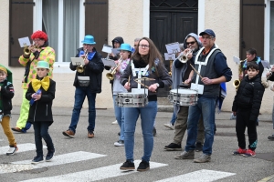 Bas-en-Basset à l&#039;heure du Carnaval des enfants