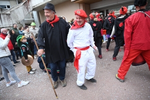 Bas-en-Basset à l&#039;heure du Carnaval des enfants