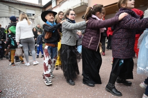 Bas-en-Basset à l&#039;heure du Carnaval des enfants