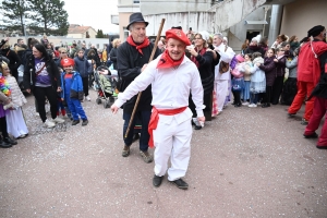 Bas-en-Basset à l&#039;heure du Carnaval des enfants