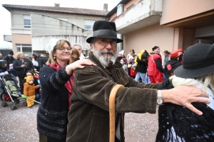 Bas-en-Basset à l&#039;heure du Carnaval des enfants