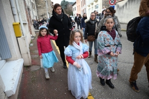 Bas-en-Basset à l&#039;heure du Carnaval des enfants