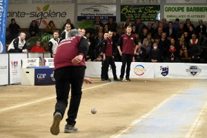 Boules lyonnaises : l&#039;équipe Chirat remporte l&#039;étape du Championnat de France M1 à Sainte-Sigolène