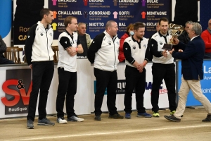 Boules lyonnaises : l&#039;équipe Chirat remporte l&#039;étape du Championnat de France M1 à Sainte-Sigolène