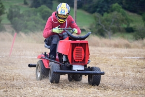 Course sur prairie 2023 : les photos des tracteurs-tondeuses