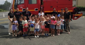 Bas-en-Basset : des enfants de maternelle de l&#039;école publique visitent le centre de secours