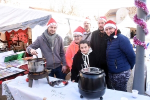 Retournac : le marché de Noël anime le bourg