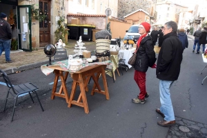 Retournac : le marché de Noël anime le bourg