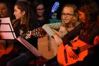 Retournac : une trentaine de guitaristes sur scène