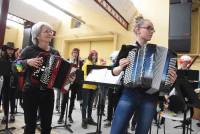 Yssingeaux : un flash mob pour les 20 ans de l&#039;association de danse