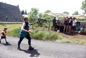 Saint-Front : des ânes en chair et en bois sur le chemin de la cascade de Souteyros