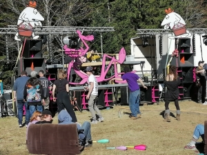 Une mini-rave party s&#039;est installée au pied d&#039;une éolienne sur le Mézenc