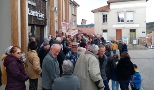 Lantriac : des habitants manifestent contre la fermeture et la reconversion de l&#039;Ehpad