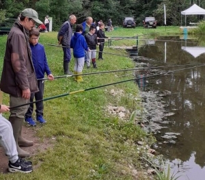 Monistrol-sur-Loire : la pêche pour briser la glace à l&#039;école Lucie-Aubrac