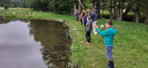 Monistrol-sur-Loire : la pêche pour briser la glace à l&#039;école Lucie-Aubrac