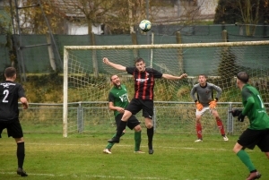 Foot : Aurec conforte sa première place en District 2