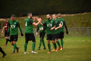 Foot : Aurec conforte sa première place en District 2