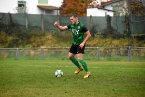 Foot : Aurec conforte sa première place en District 2